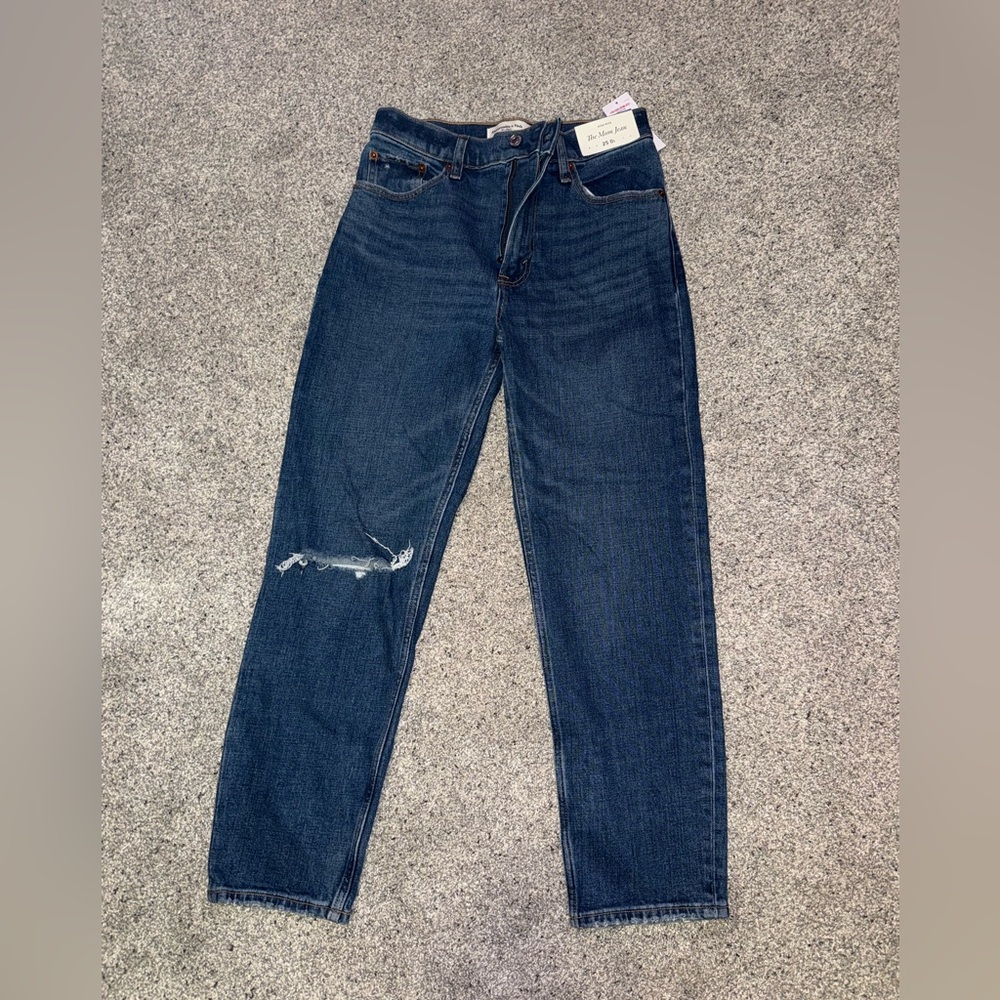 Abercrombie & Fitch High Rise Mom Jean